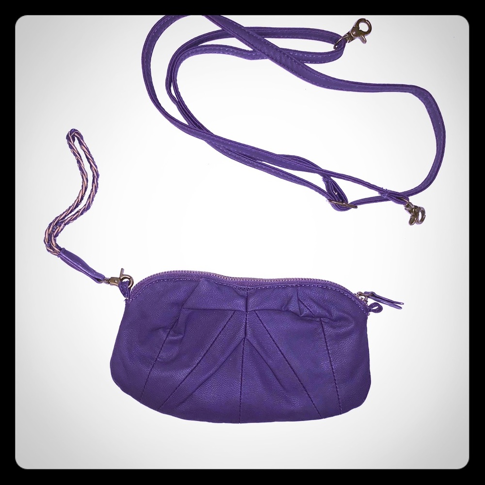 Small two-ways cross body purse !